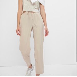 Gap fit runaround pant in moonstone beige